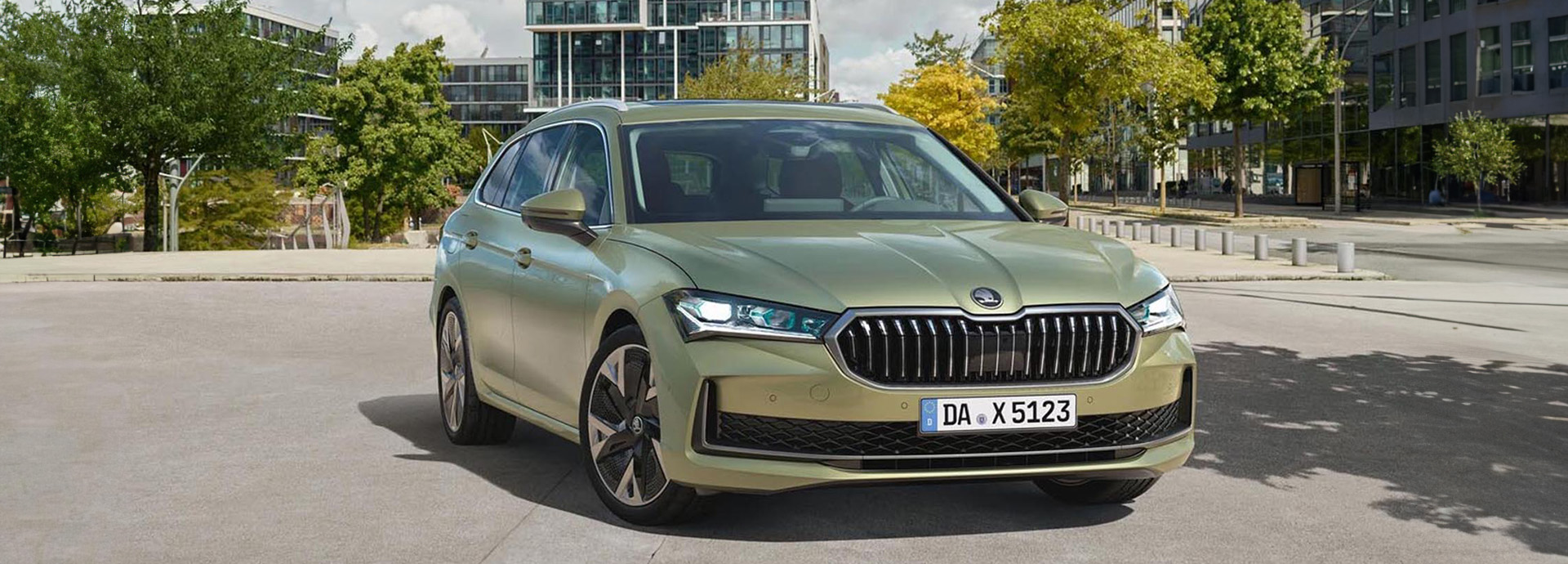 Skoda Superb front 1920x690 Skoda Superb
