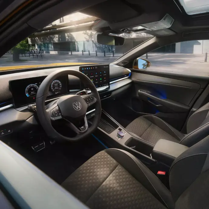TC1283_T-Roc_view_from_outside_through_driver_window T-Roc_Interieur